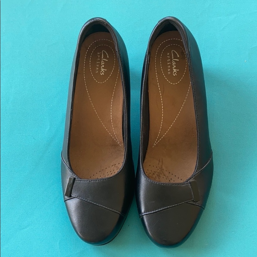 Clarks Artisan 8.5 W pumps NWOT